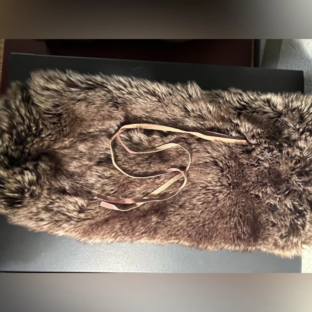 Restoration Hardware Faux Fur Wine holder ! 🤎🍷